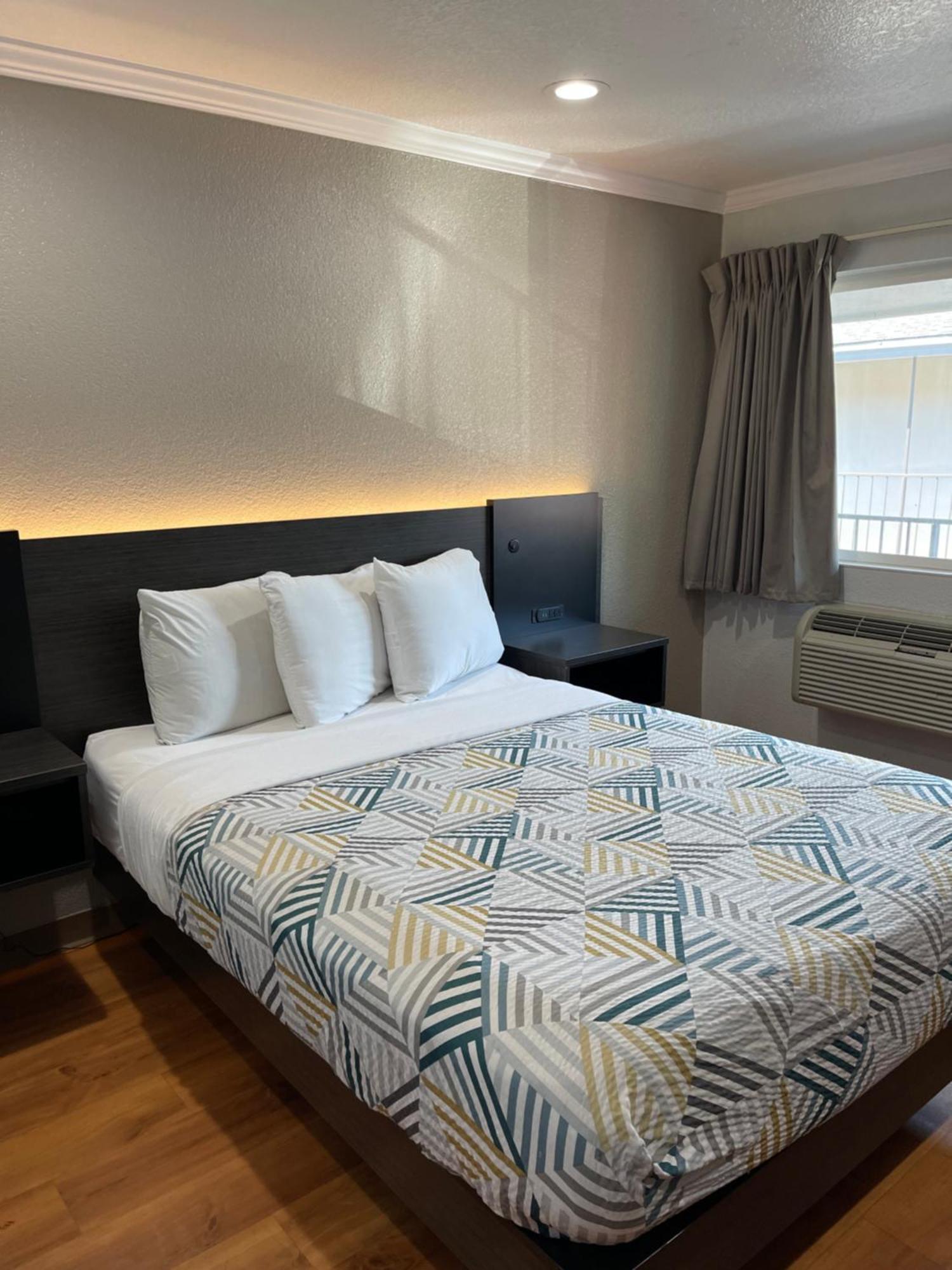 Motel 6 Sacramento, Ca - Downtown Экстерьер фото