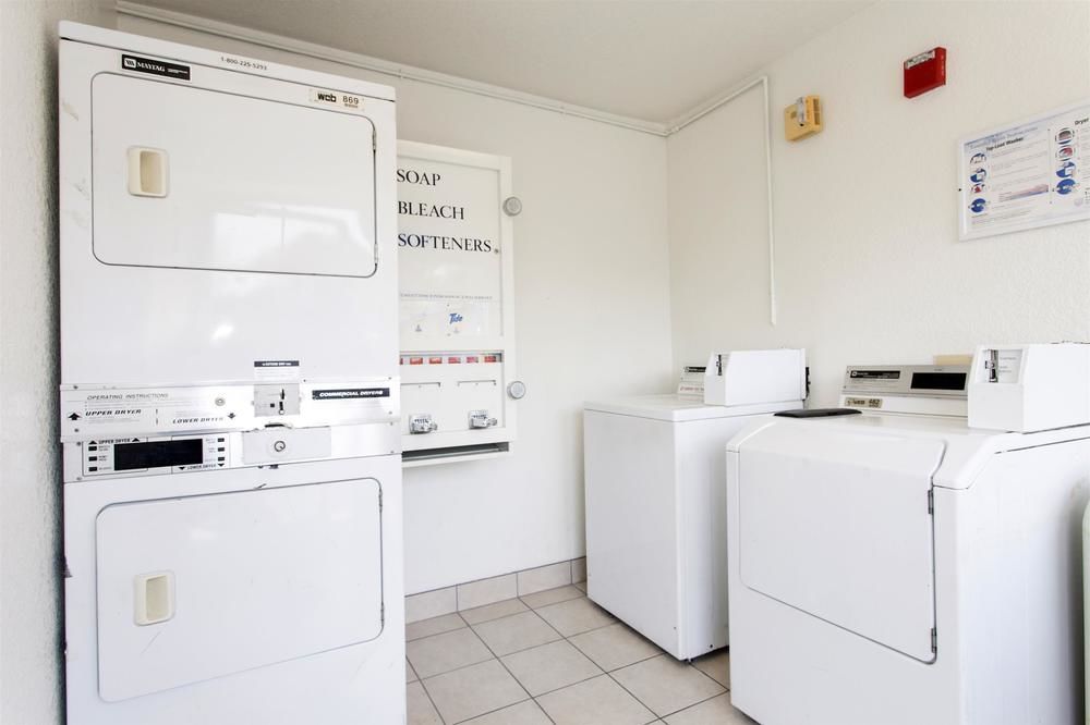 Motel 6 Sacramento, Ca - Downtown Экстерьер фото